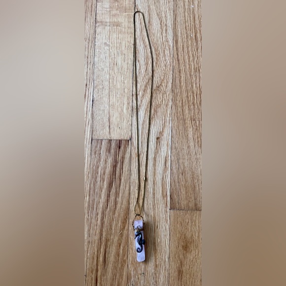 Rose Quartz Seahorse with wire wrapping necklace - Picture 7 of 9